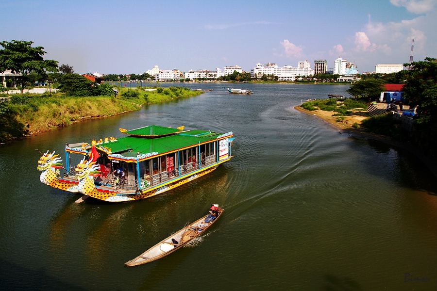 Central Vietnam Journey - Dragon cruise
